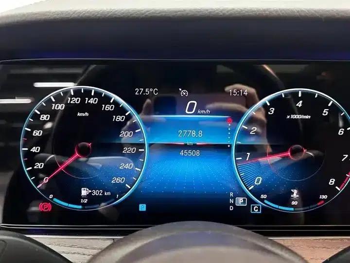 Mercedes-Benz E-Class 2021 E 300 L Fashion Sedan — миниатюра 14