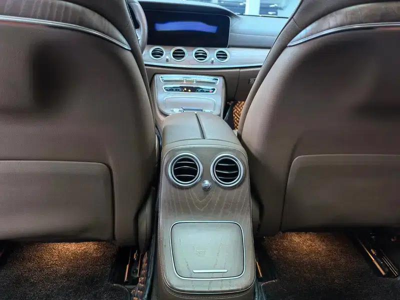 Mercedes-Benz E-Class 2021 E 300 L Fashion Sedan — миниатюра 10