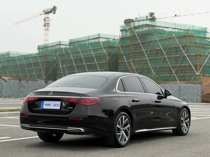Mercedes-Benz E-Class 2024 E 300 L Fashion Sedan — миниатюра 7
