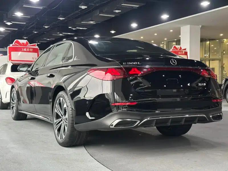 Mercedes-Benz E-Class 2024 E 300 L Fashion Sport Sedan — миниатюра 4
