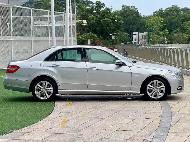 Mercedes-Benz E-Class (Imported) 2010 E 200 CGI Elegance — миниатюра 5