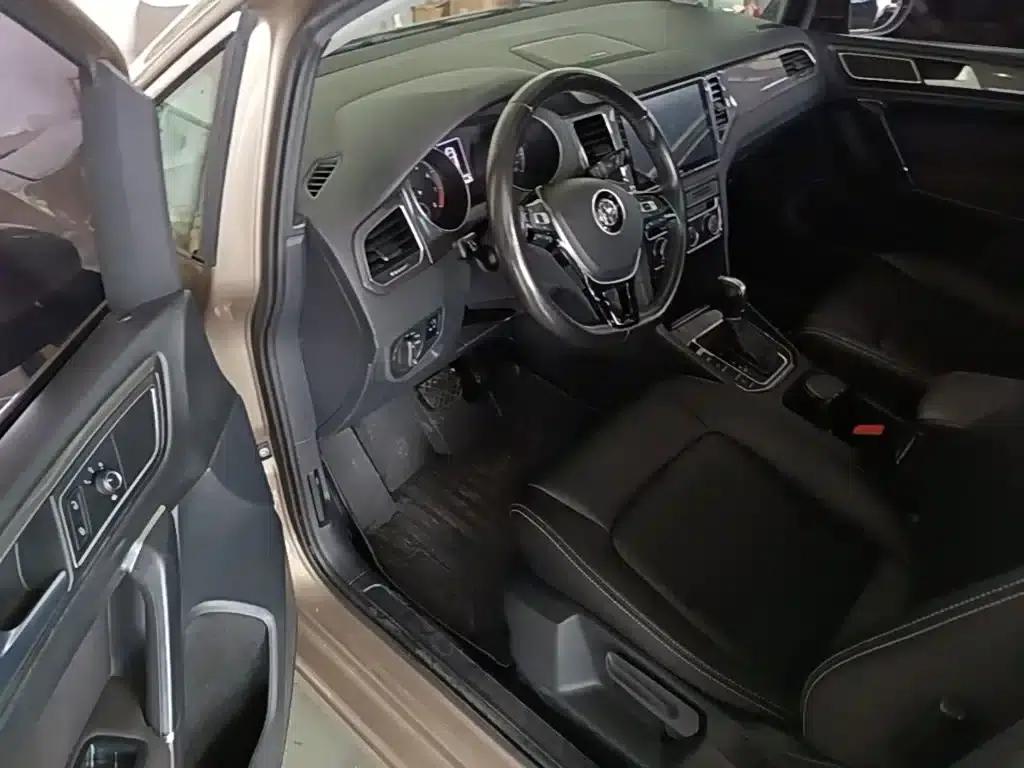 Golf Sportsvan 2016 230TSI Automatic Entry-Level Model — миниатюра 16