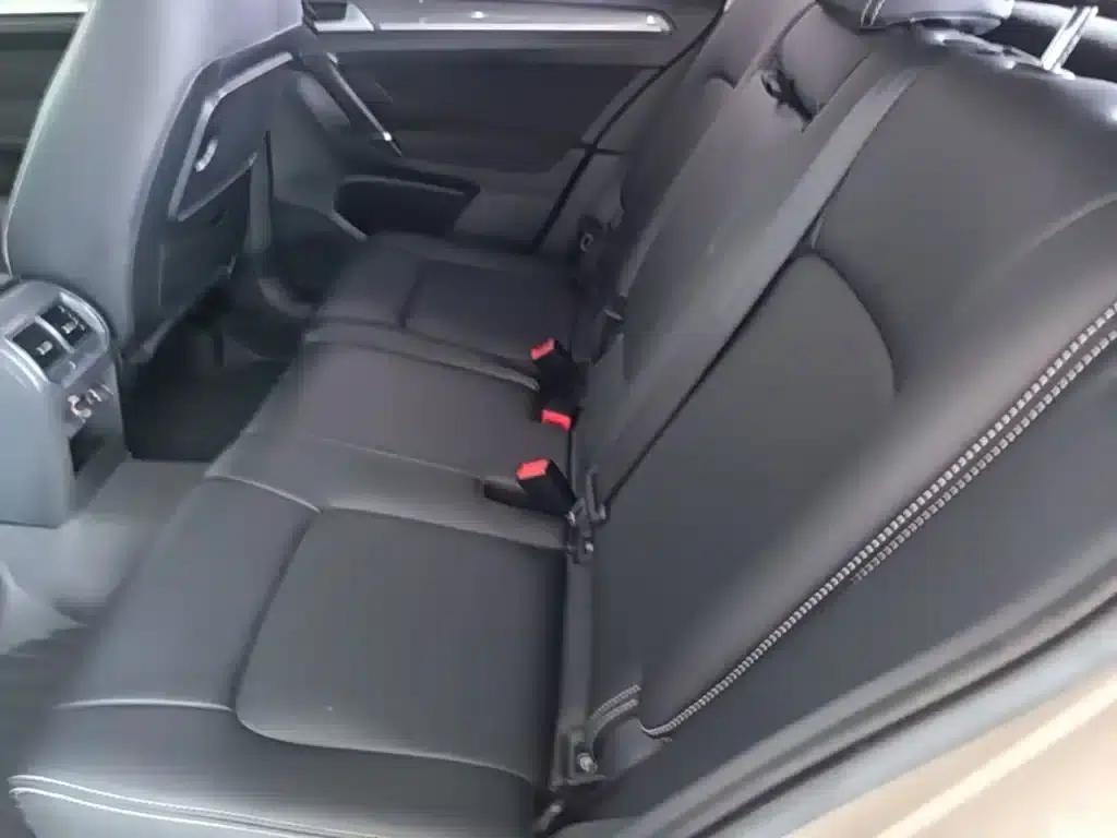 Golf Sportsvan 2016 230TSI Automatic Entry-Level Model — миниатюра 17