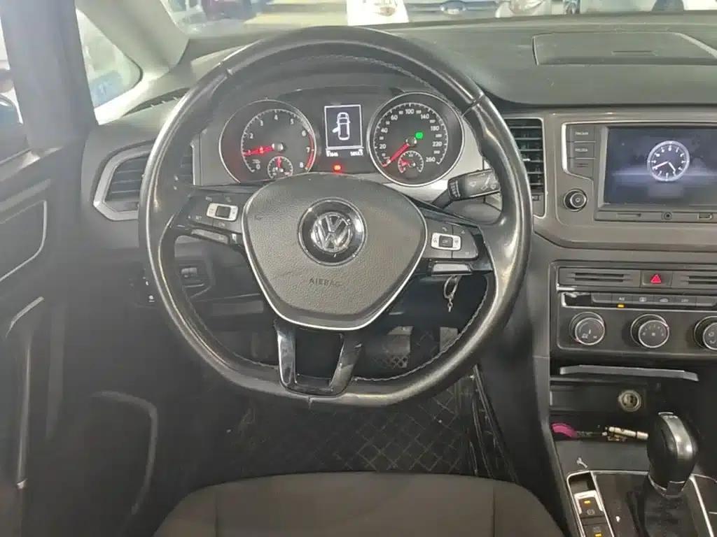 Golf Sportsvan 2016 230TSI Automatic Entry-Level Model — миниатюра 11