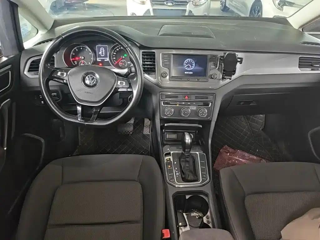 Golf Sportsvan 2016 230TSI Automatic Entry-Level Model — миниатюра 10