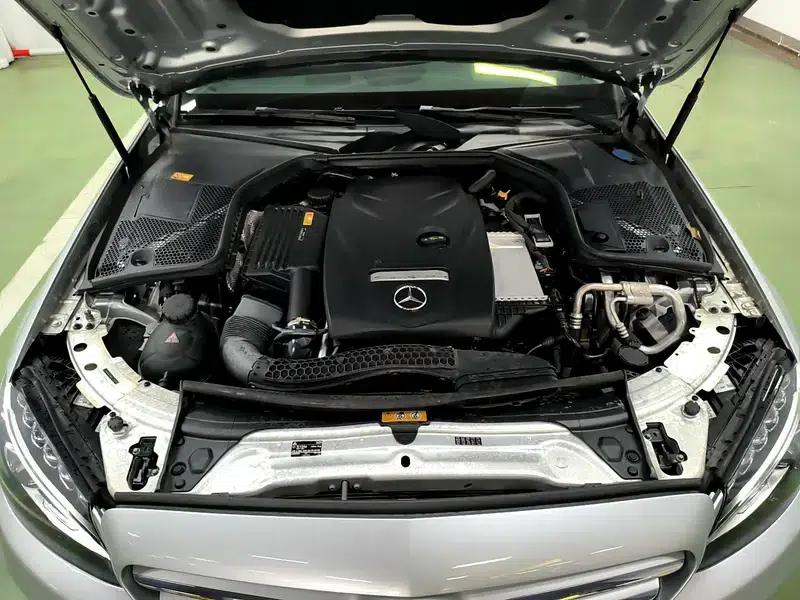 2016 Mercedes-Benz C-Class C 200 L Sport — миниатюра 10