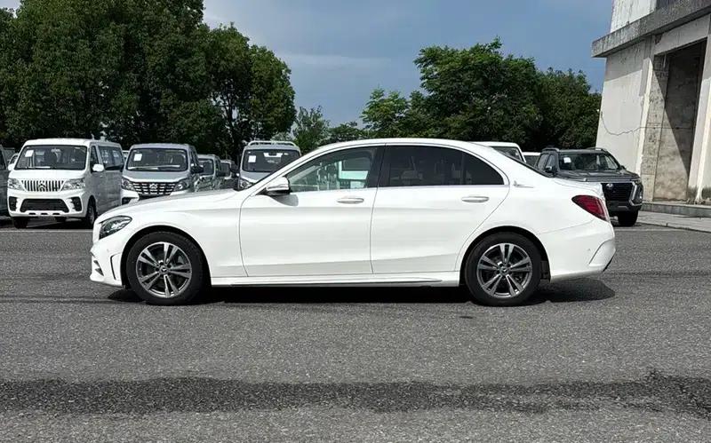 Mercedes-Benz C-Class 2020 Facelift C 200 L Fashion Sport Edition — миниатюра 3