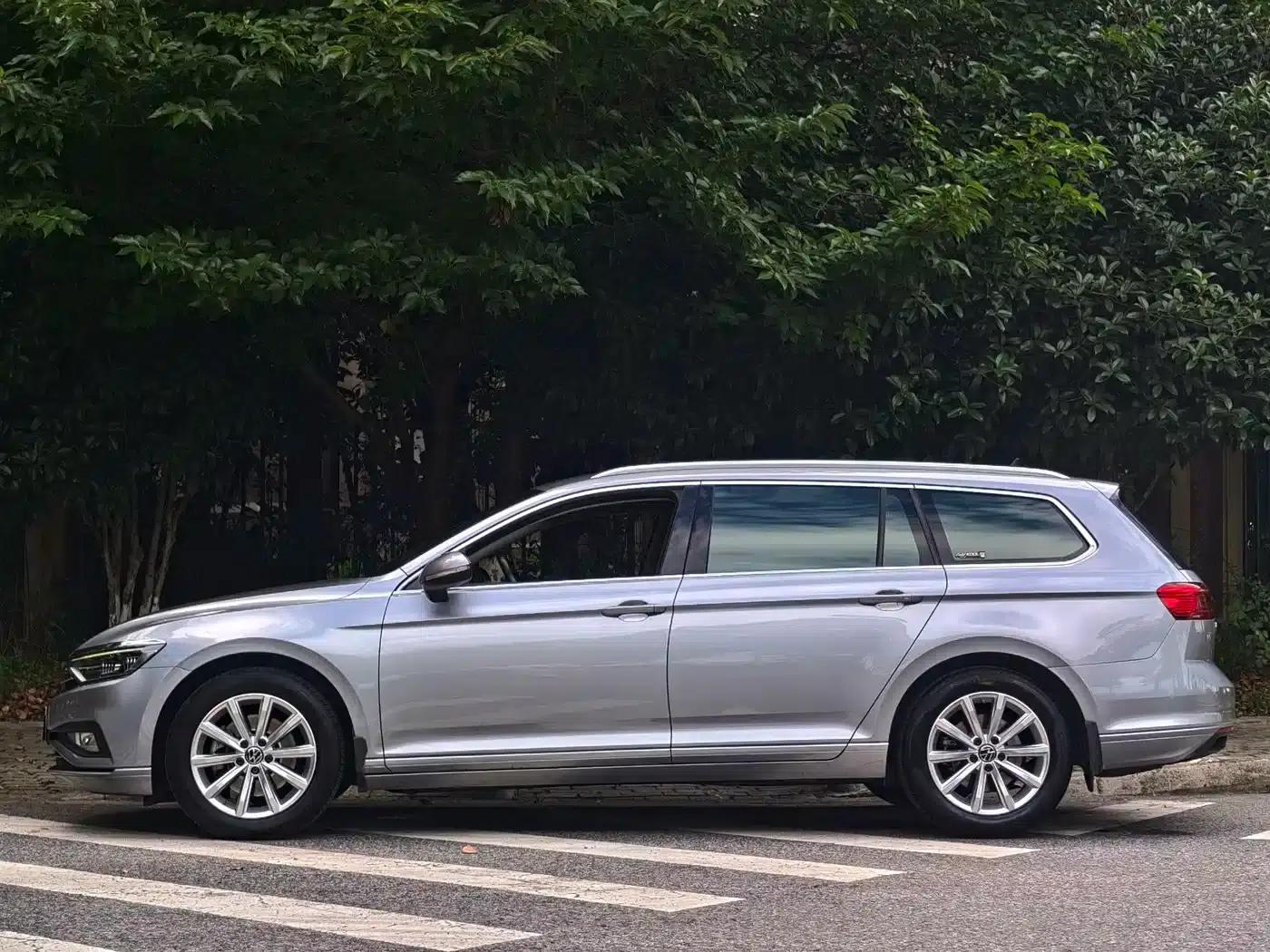 Passat Variant 2021 2.0T Comfortline — миниатюра 2