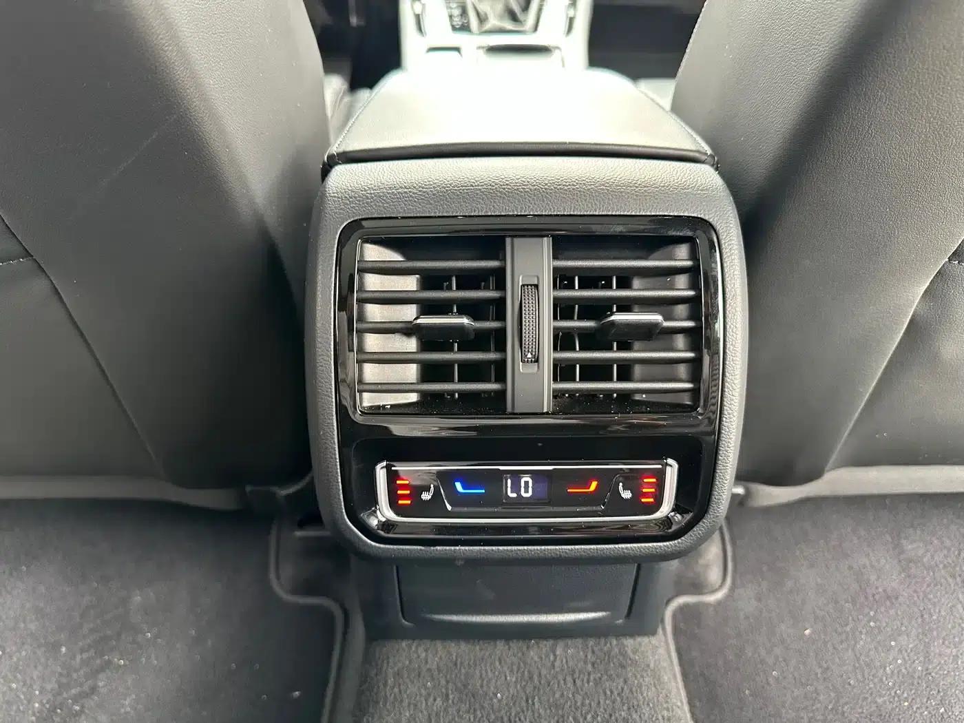 Passat Variant 2021 2.0T Long Range Edition — миниатюра 15