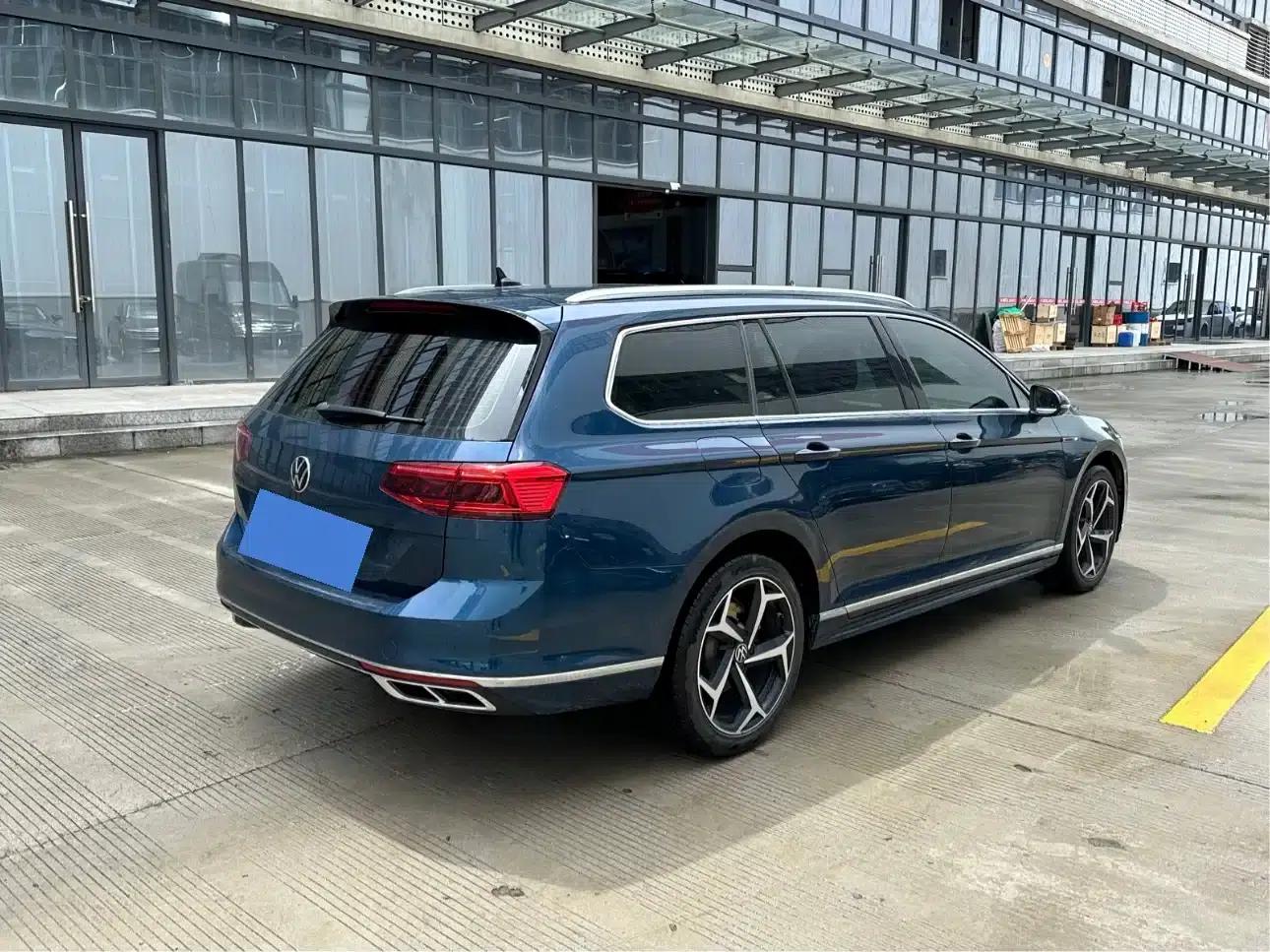 Passat Variant 2021 2.0T Long Range Edition — миниатюра 4