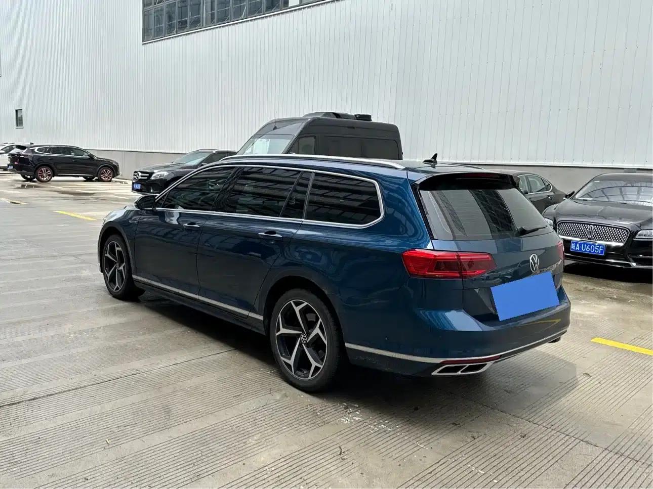 Passat Variant 2021 2.0T Long Range Edition — миниатюра 6