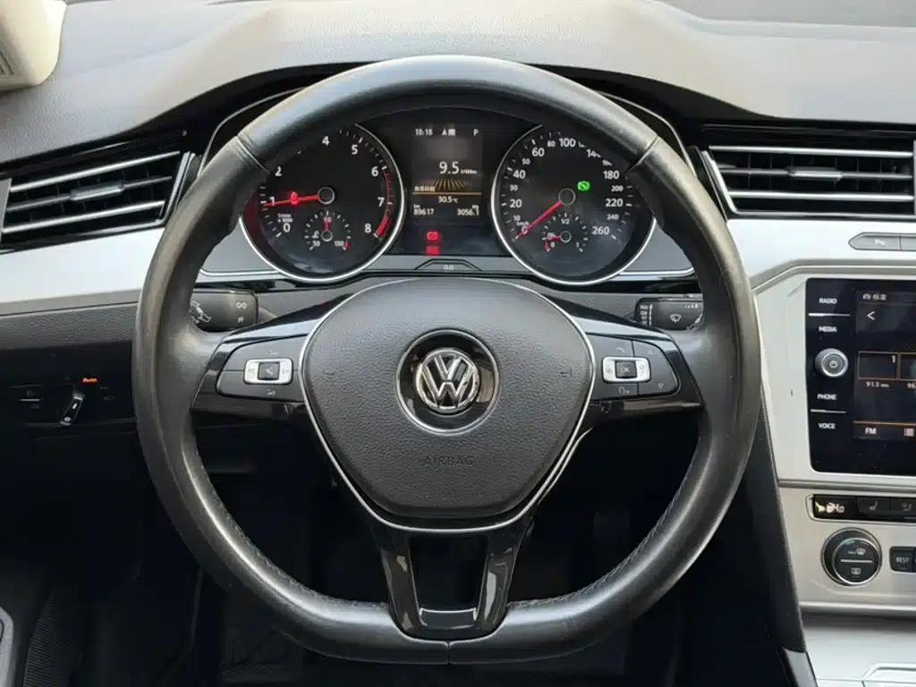 Passat Variant 2018 380TSI 2WD Comfortline — миниатюра 3