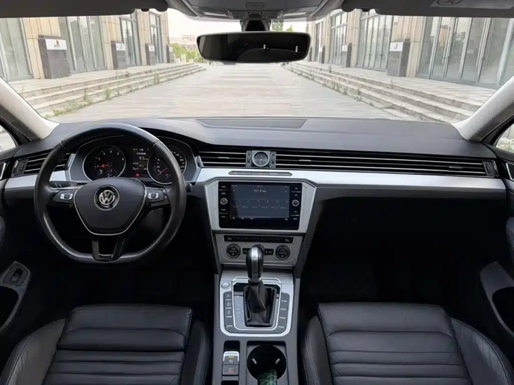 Passat Variant 2018 380TSI 2WD Comfortline — миниатюра 21