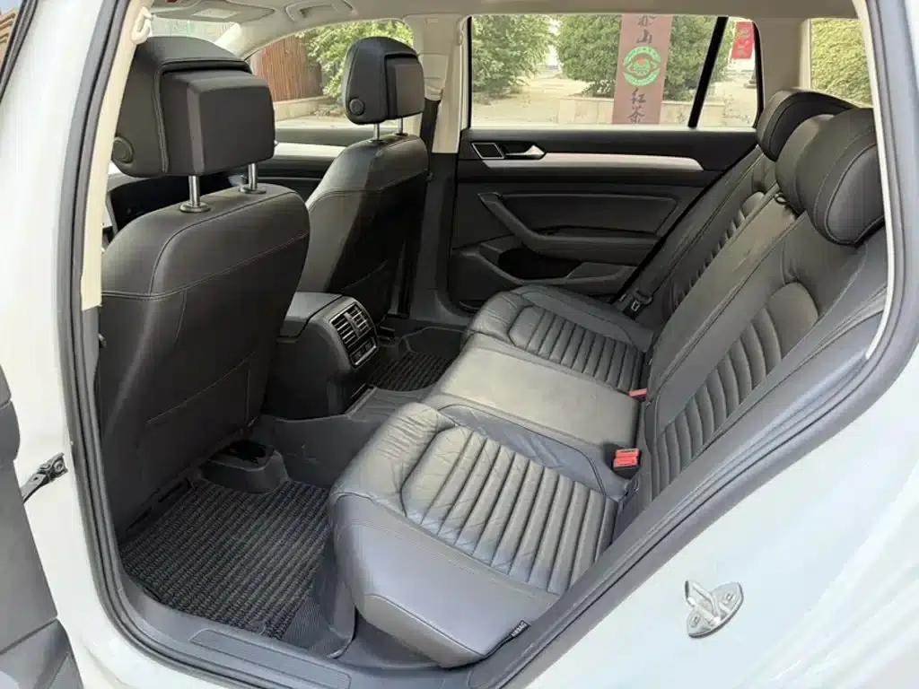 Passat Variant 2018 380TSI 2WD Comfortline — миниатюра 25
