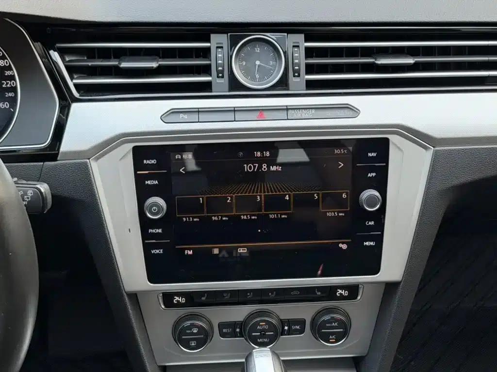 Passat Variant 2018 380TSI 2WD Comfortline — миниатюра 6
