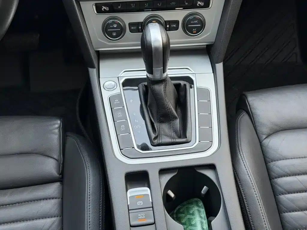 Passat Variant 2018 380TSI 2WD Comfortline — миниатюра 9