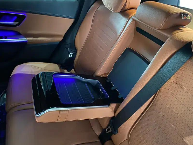 2023 Mercedes-Benz GLC 300 L 4MATIC Luxury 7-seater — миниатюра 25