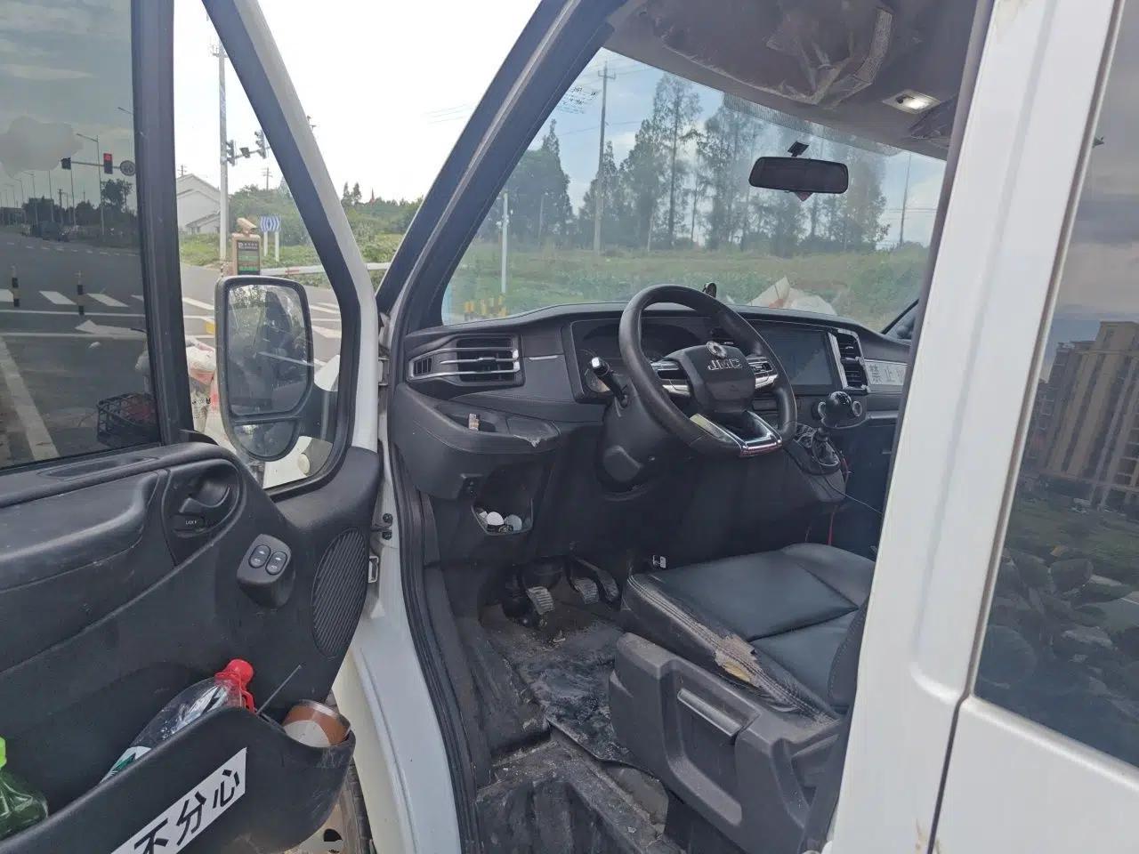 JMC Fushun 2023 2.0T Manual Diesel Long-Wheelbase High-Roof Business Van with Dual Rear Tires 6–9 Seats — миниатюра 16