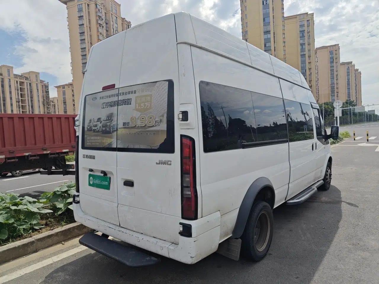 JMC Fushun 2023 2.0T Manual Diesel Long-Wheelbase High-Roof Business Van with Dual Rear Tires 6–9 Seats — миниатюра 6