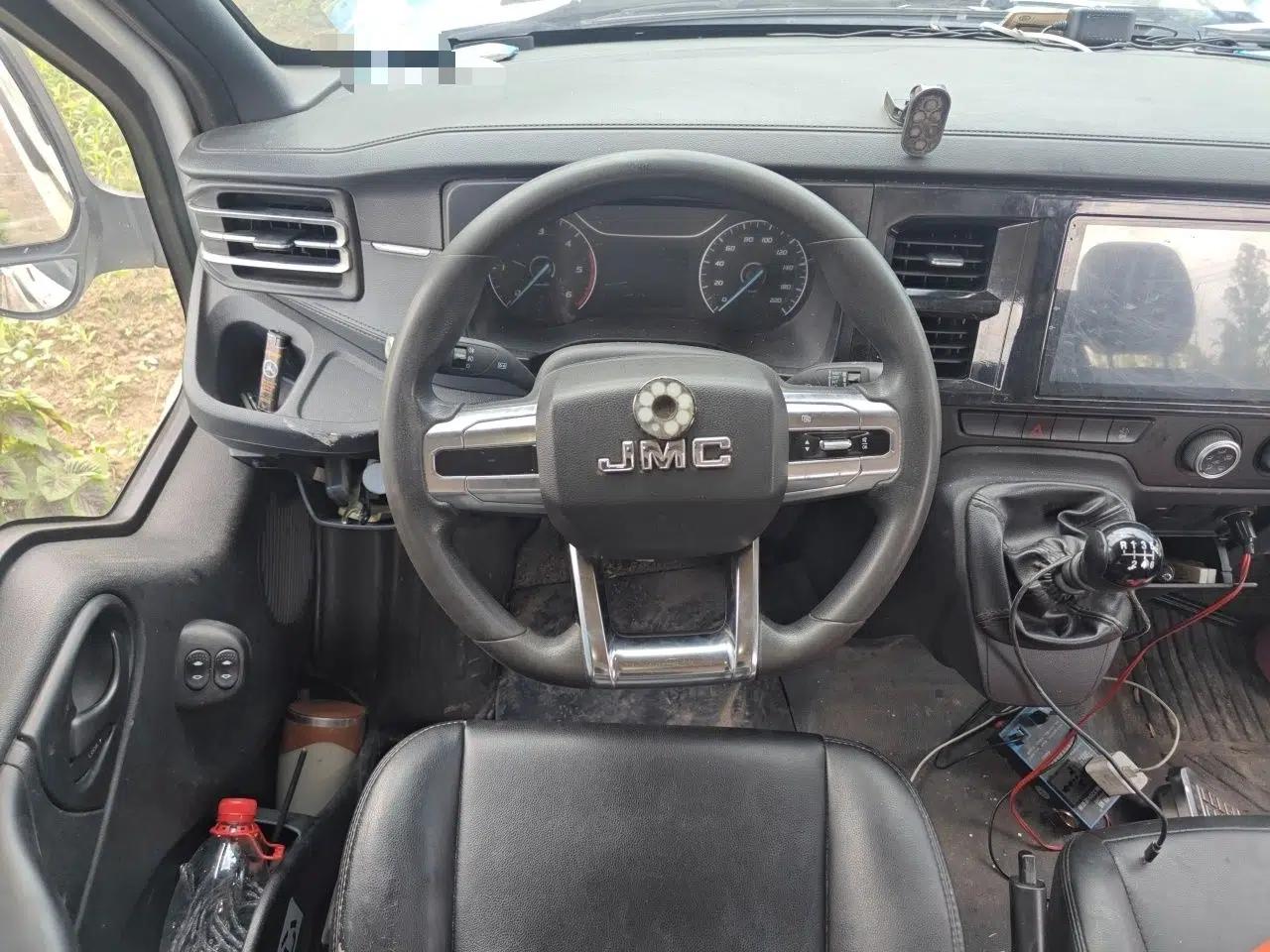 JMC Fushun 2023 2.0T Manual Diesel Long-Wheelbase High-Roof Business Van with Dual Rear Tires 6–9 Seats — миниатюра 10