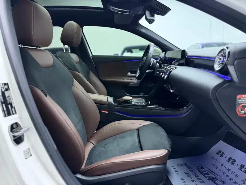 Mercedes-Benz A-Class 2020 Facelift A 200 L Sport Sedan Fashion Model — миниатюра 11