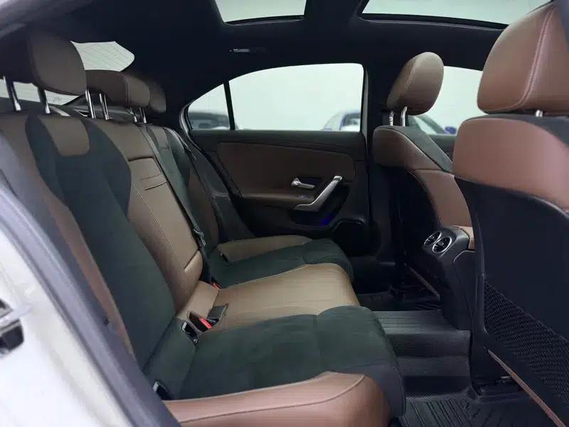Mercedes-Benz A-Class 2020 Facelift A 200 L Sport Sedan Fashion Model — миниатюра 12