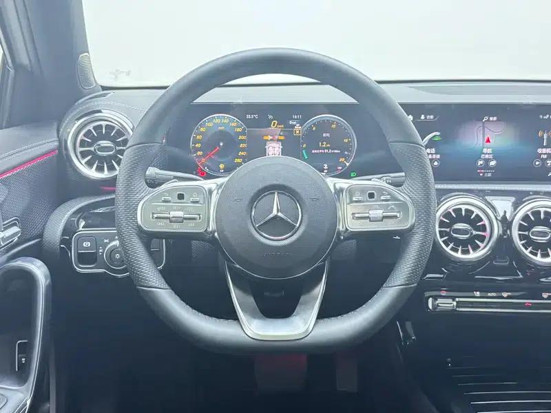2023 Mercedes-Benz A-Class A 200 L Sport Sedan Fashion Edition — миниатюра 16