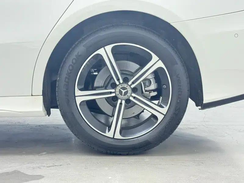 2023 Mercedes-Benz A-Class A 200 L Sport Sedan Fashion Edition — миниатюра 9