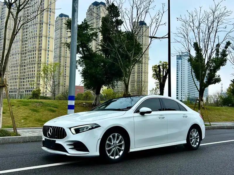 Mercedes-Benz A-Class 2020 A 200 L Sport Sedan — миниатюра 1