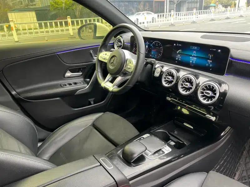 Mercedes-Benz A-Class 2020 A 200 L Sport Sedan — миниатюра 8