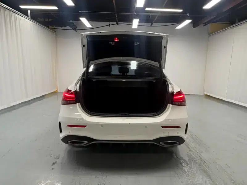 2019 Mercedes-Benz A-Class A 180 L Sport Sedan — миниатюра 20