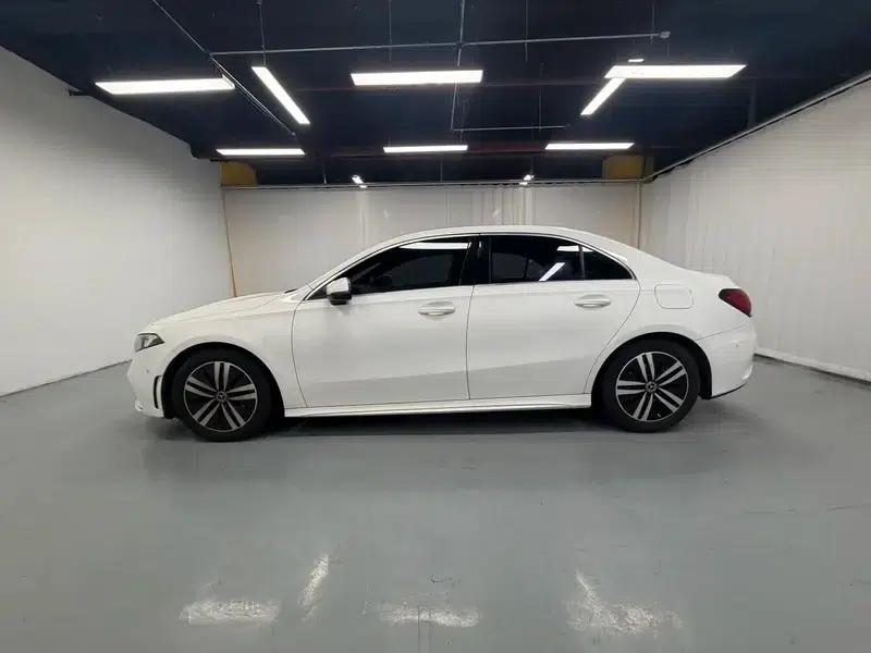 2019 Mercedes-Benz A-Class A 180 L Sport Sedan — миниатюра 4