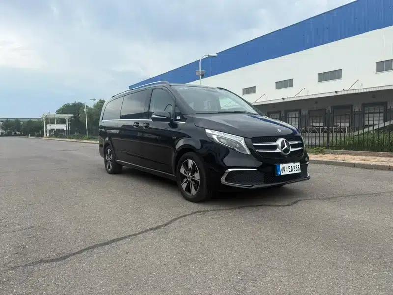 Mercedes-Benz V-Class 2021 V 260 L Long Wheelbase Premium Edition — миниатюра 3