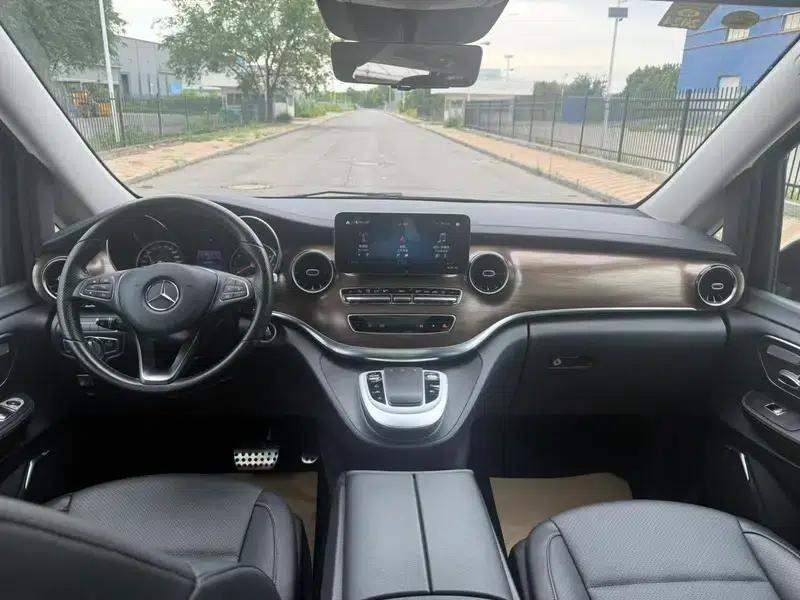 Mercedes-Benz V-Class 2021 V 260 L Long Wheelbase Premium Edition — миниатюра 7