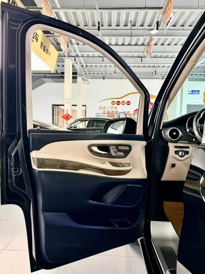 Mercedes-Benz V-Class 2018 V 260 L Premium Extended Edition (China VI Emission Standard) — миниатюра 11