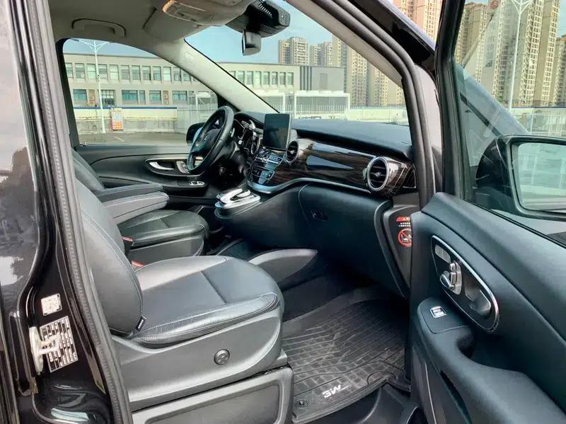 Mercedes-Benz V-Class 2017 V 260 Navigator Edition — миниатюра 16