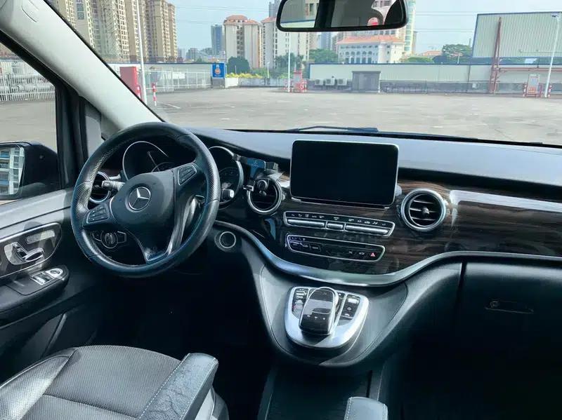 Mercedes-Benz V-Class 2017 V 260 Navigator Edition — миниатюра 9