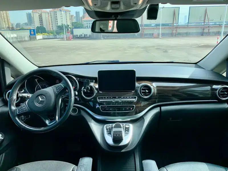 Mercedes-Benz V-Class 2017 V 260 Navigator Edition — миниатюра 10