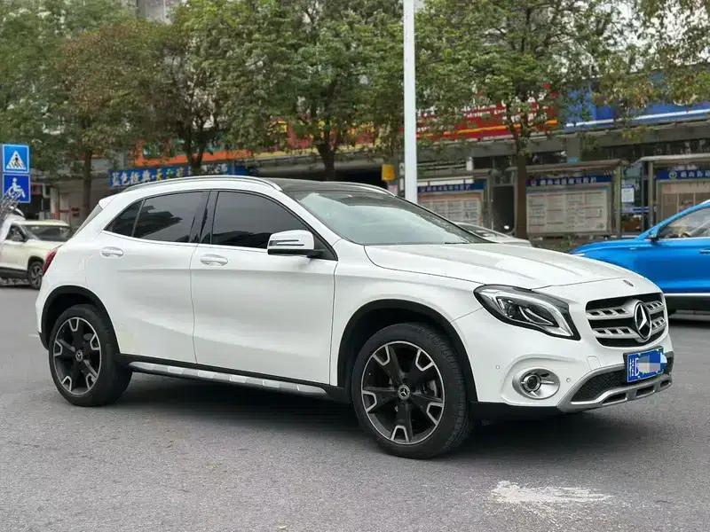 2017 Mercedes-Benz GLA 220 4MATIC Fashion Edition — миниатюра 3