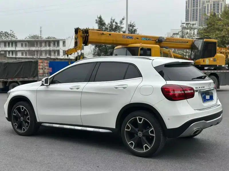 2017 Mercedes-Benz GLA 220 4MATIC Fashion Edition — миниатюра 4