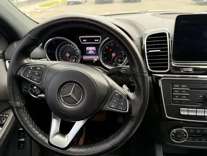 Mercedes-Benz GLS 2017 3.0T Automatic 4WD 7-Seater (Parallel Import) — миниатюра 13
