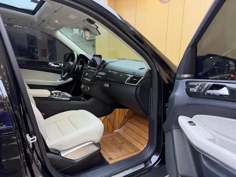 Mercedes-Benz GLS 2017 4.7T Automatic 4WD 7-Seater (Parallel Import) — миниатюра 16