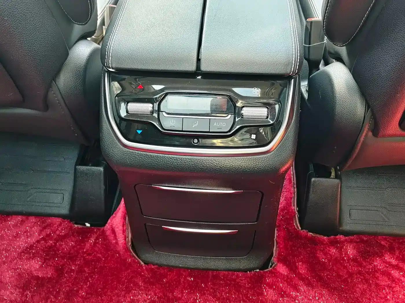 Maxus G20 2021 PLUS 2.0T Gasoline Automatic Luxury Executive Edition — миниатюра 13
