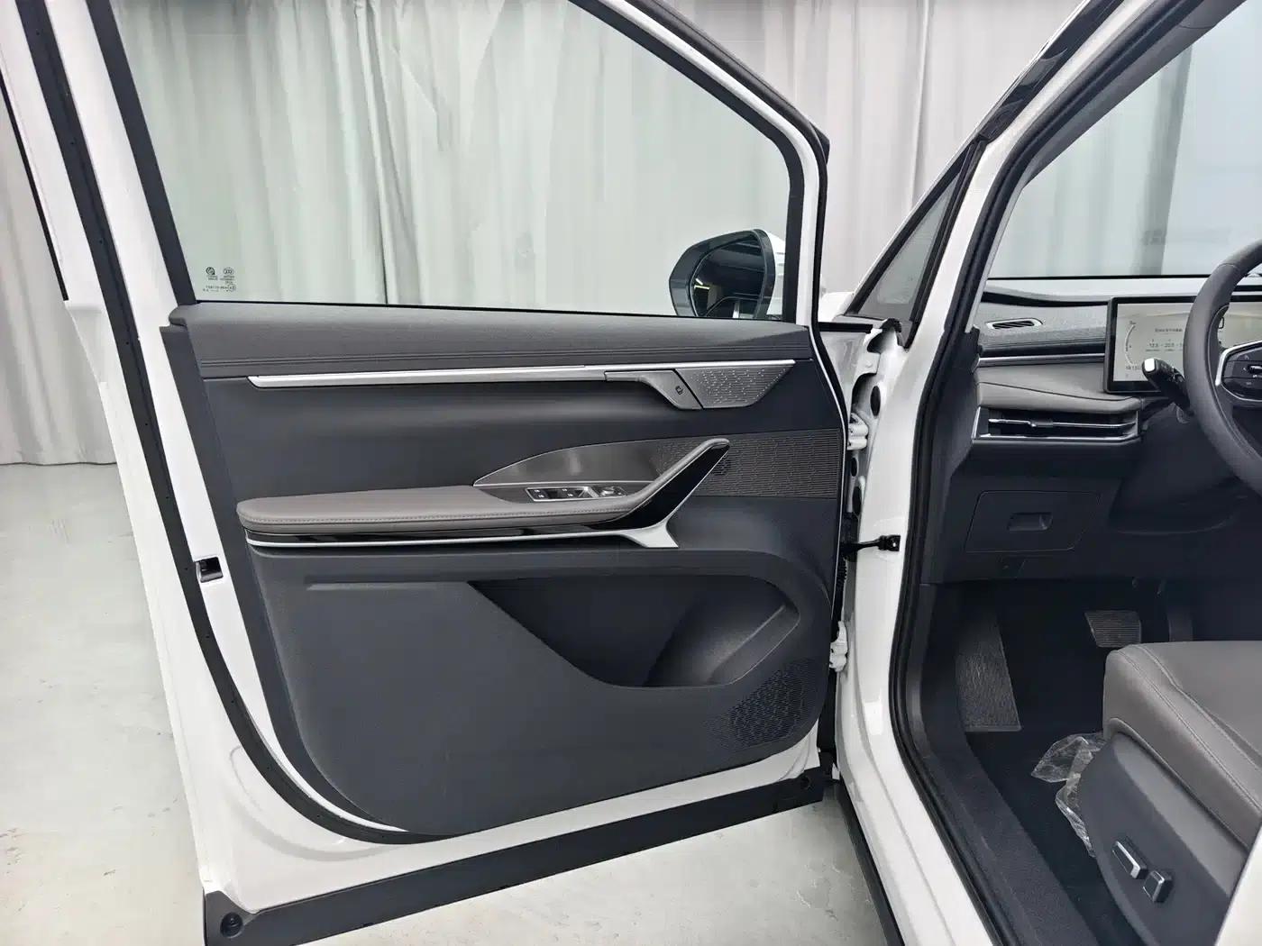Everyone 7 2024 Facelift Super Hybrid Long Range Enjoy Edition — миниатюра 7