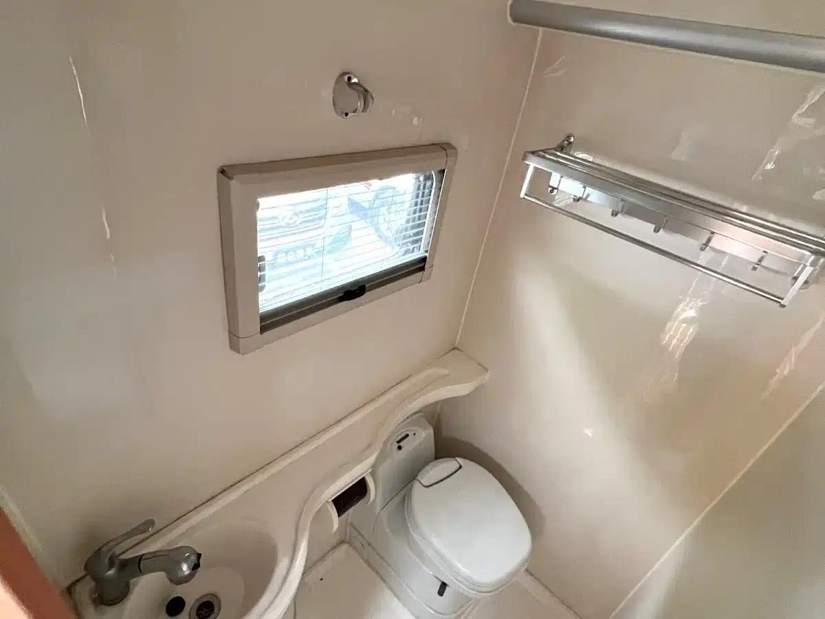 SAIC MAXUS V80C Motorhome 2019 Model 2.5T Automatic — миниатюра 8