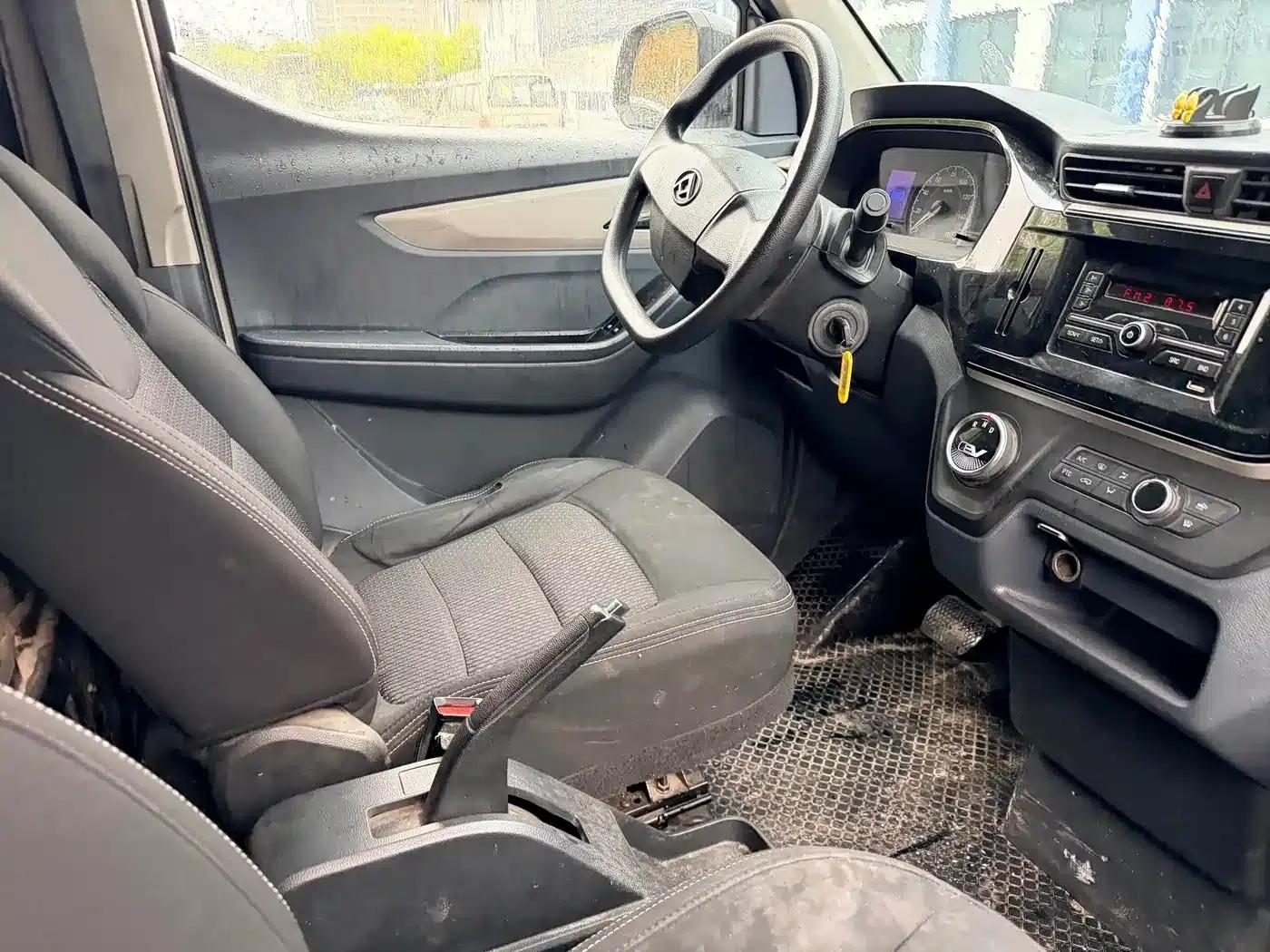 Maxus EV30 2022: Pure Electric Intelligent Logistics Expert - Long Wheelbase Guoxuan — миниатюра 4