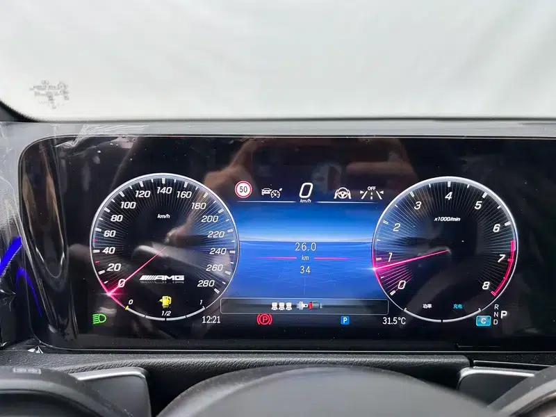 2026 Mercedes-Benz GLB AMG 35 4MATIC — миниатюра 16