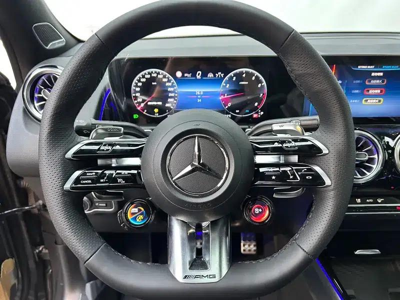 2026 Mercedes-Benz GLB AMG 35 4MATIC — миниатюра 17