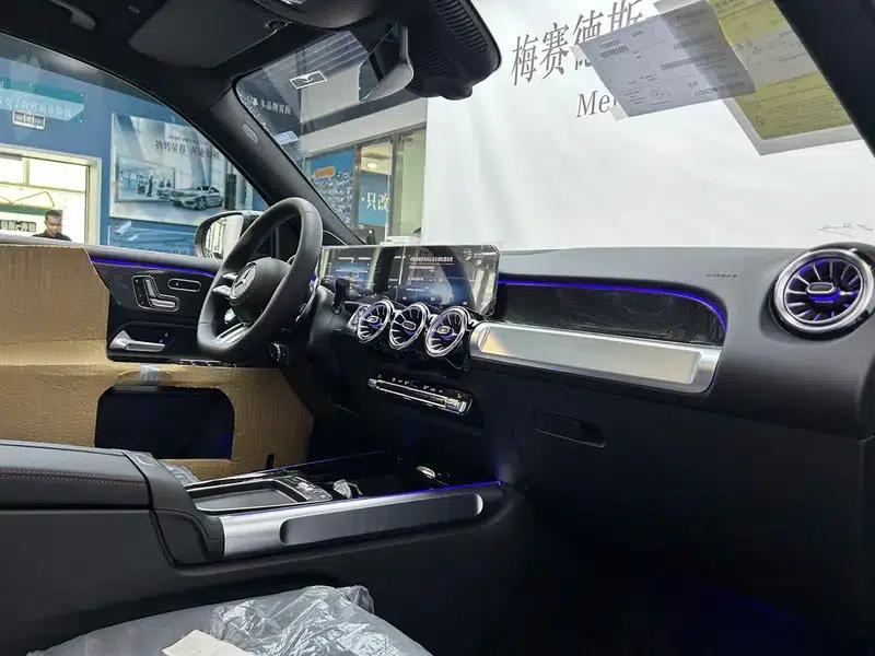 2026 Mercedes-Benz GLB AMG 35 4MATIC — миниатюра 19