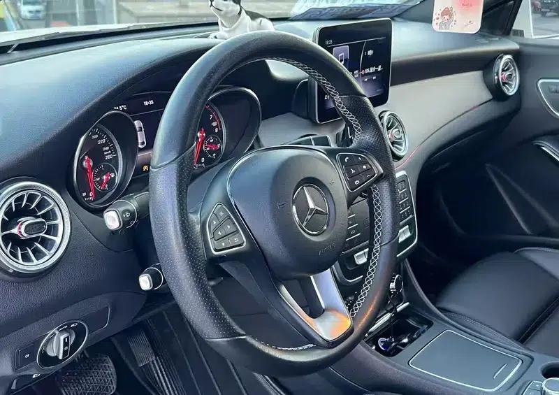 Mercedes-Benz CLA (Imported) 2018 CLA 200 Fashion Edition — миниатюра 8
